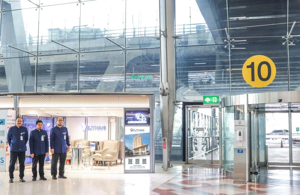 Vejthani Airport Office 04